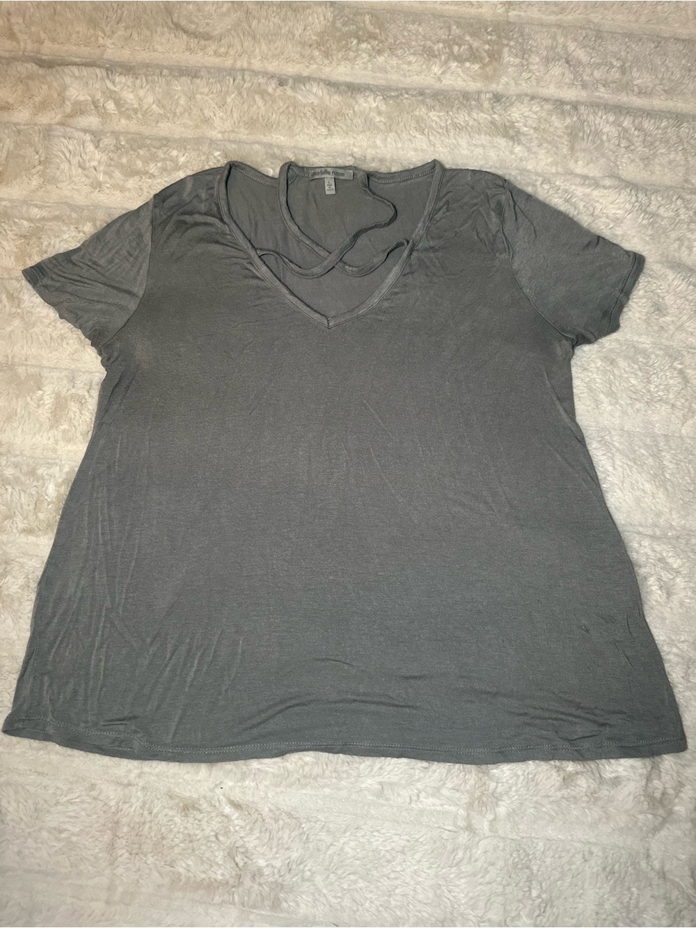 Charlotte Russe Gray V-Neck Short Sleeve Tee